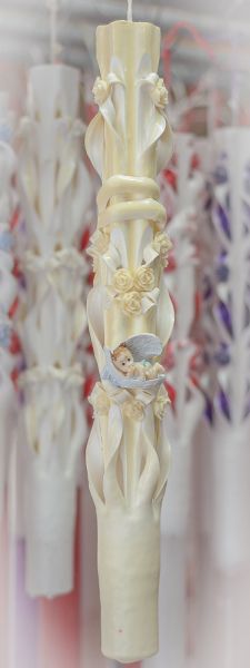 Lumanari botez sculptate, exterior colorat,  cu figurina bebelus,  trandafirasi din ceara - crem