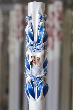 Lumanari nunta sculptate , model 5 coloane, cu miez colorat,  cu figurina miri, cu trandafirasi - albastru