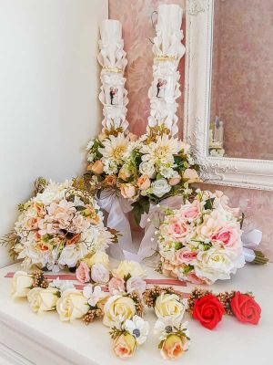 Lumanare nunta cu aranjament din flori artificiale  - pastel